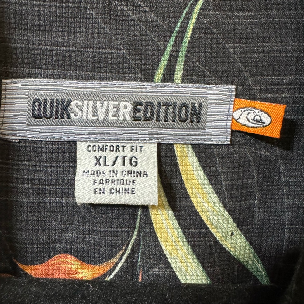 QUICKSILVER 'Silver Edition' Silk Hawaiin Shirt Men's Size XL Black Floral - Picture 4 of 6